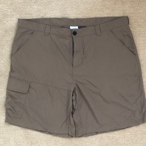 Men’s Columbia shorts